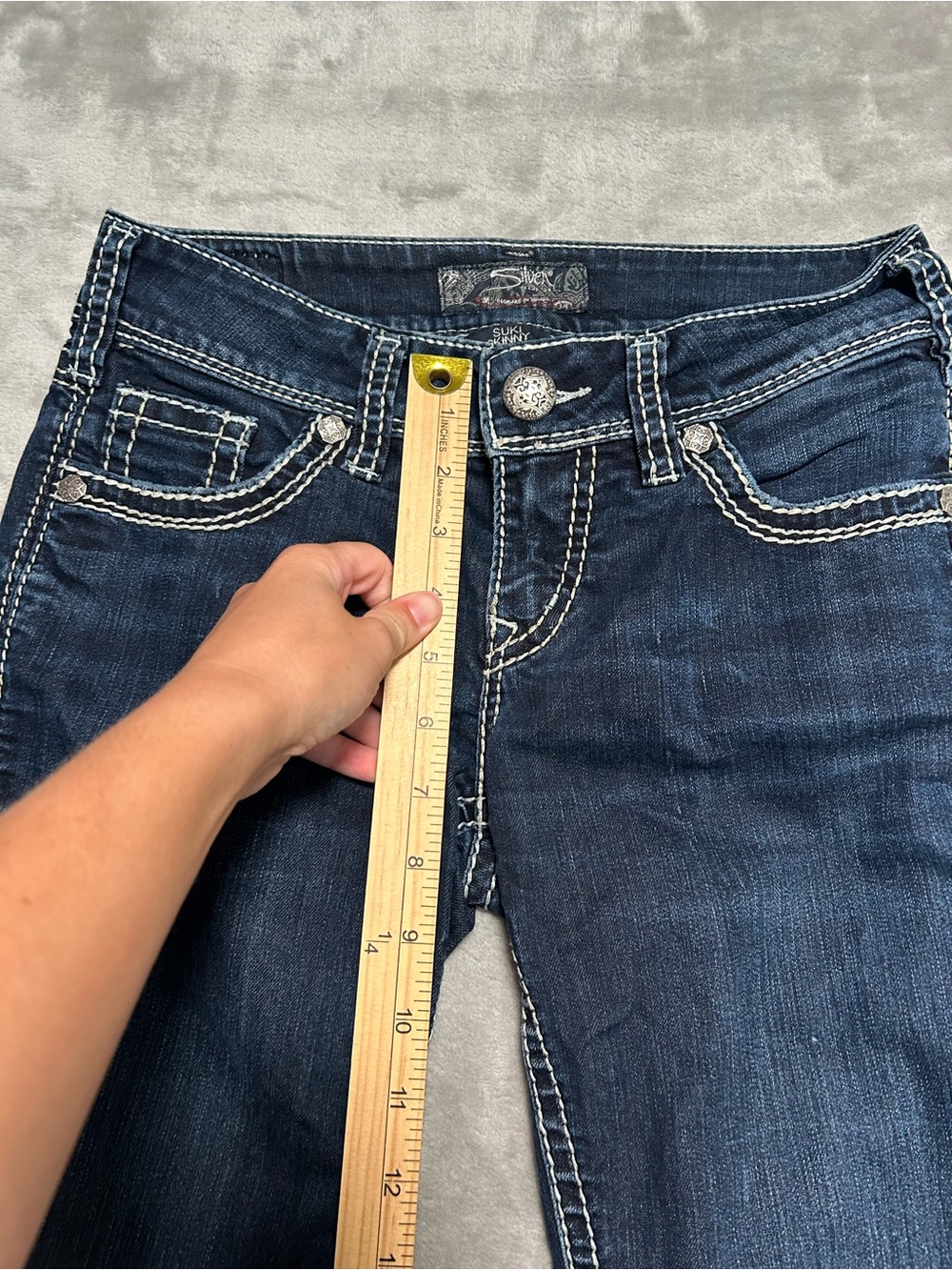 Silver Suki Skinny Jeans Women’s 26/31 Dark Wash Denim Heavy Stitch - Picture 7 of 8